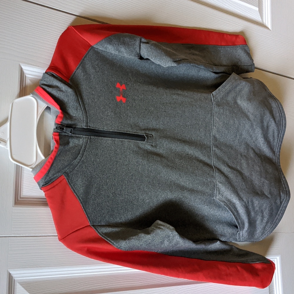 Boys Under Armour hooded sweatshirt